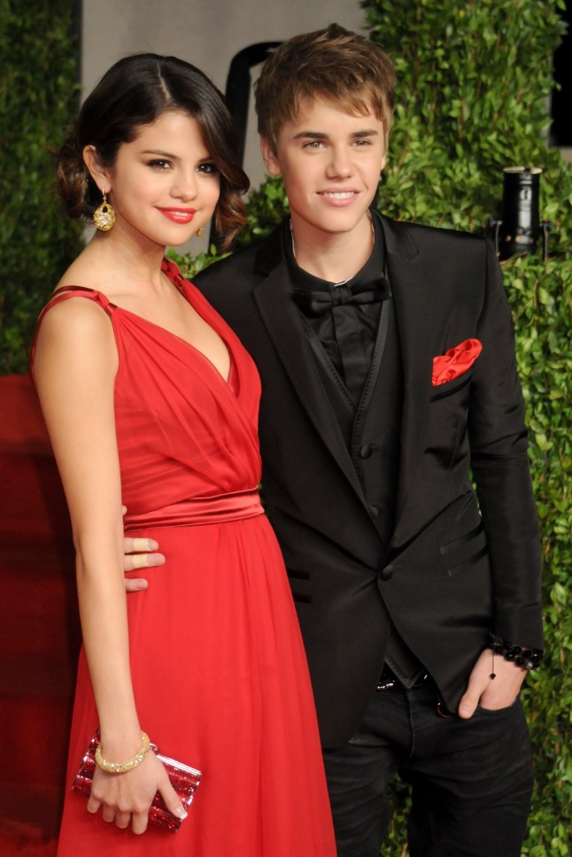 WEST HOLLYWOOD, CA - FEBRUARY 27: Actress Selena Gomez and Justin Bieber arrive at the Vanity Fair Oscar Party 2011, February 27, 2010 at the Sunset Tower Hotel in West Hollywood, California. (Photo by Gregg DeGuire/FilmMagic)